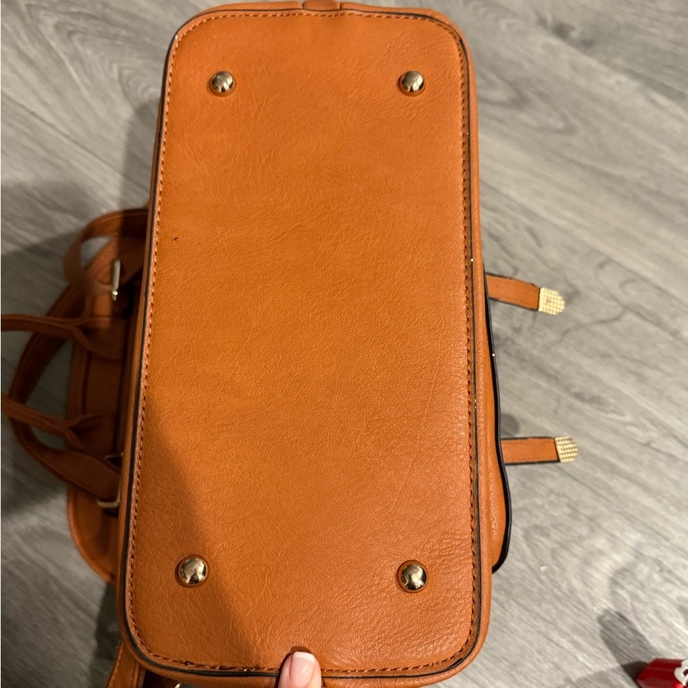 Purse/Backpack - Picture 11 of 16